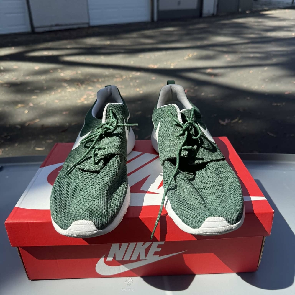 Nike Green Mesh Running Sneakers